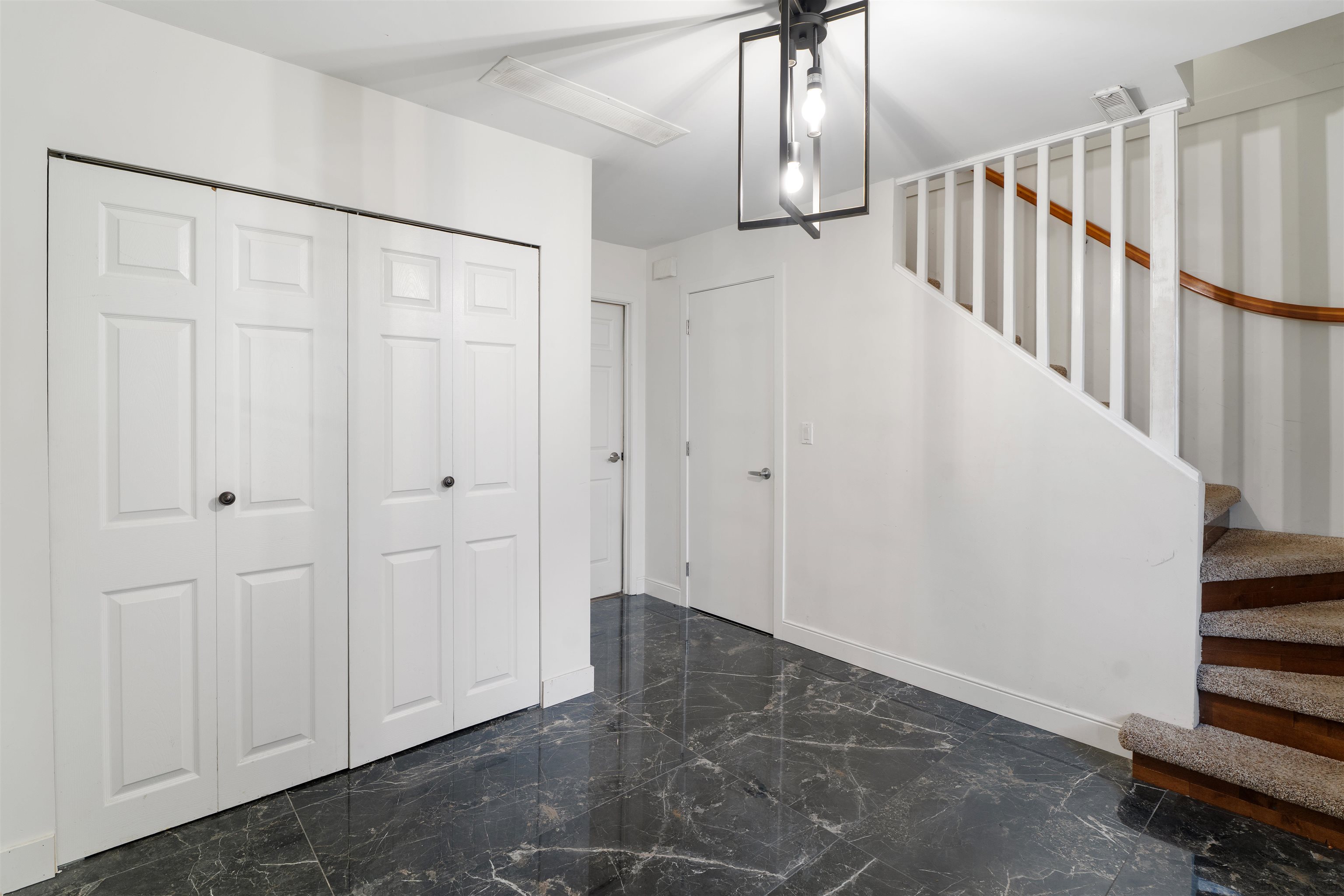 Additional image 5 of 13822 92a Avenue, Surrey, BC, V3V 6Y6