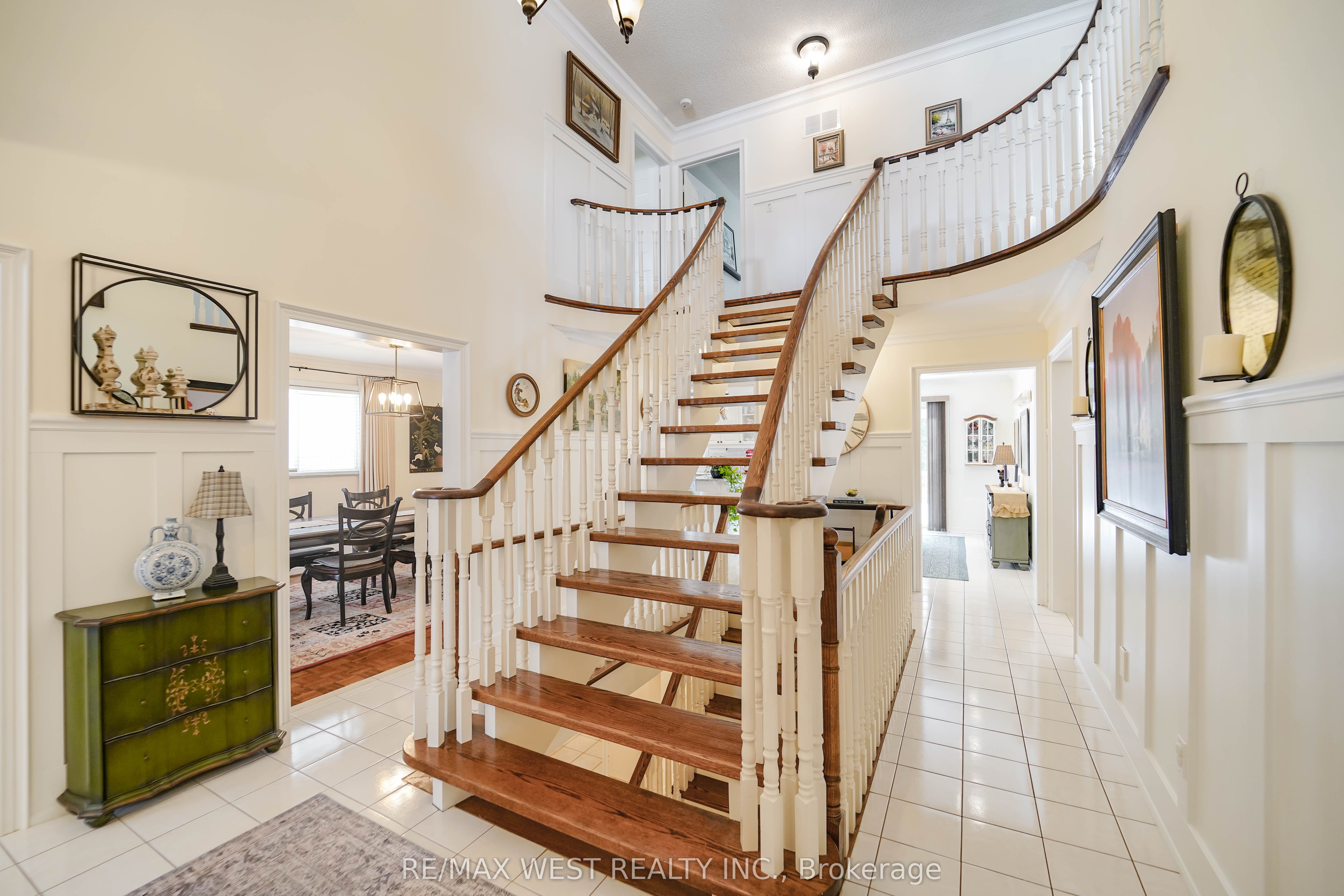 Additional image 2 of 43 Summitcrest Drive, Richmond Hill, ON, L4S 1A7