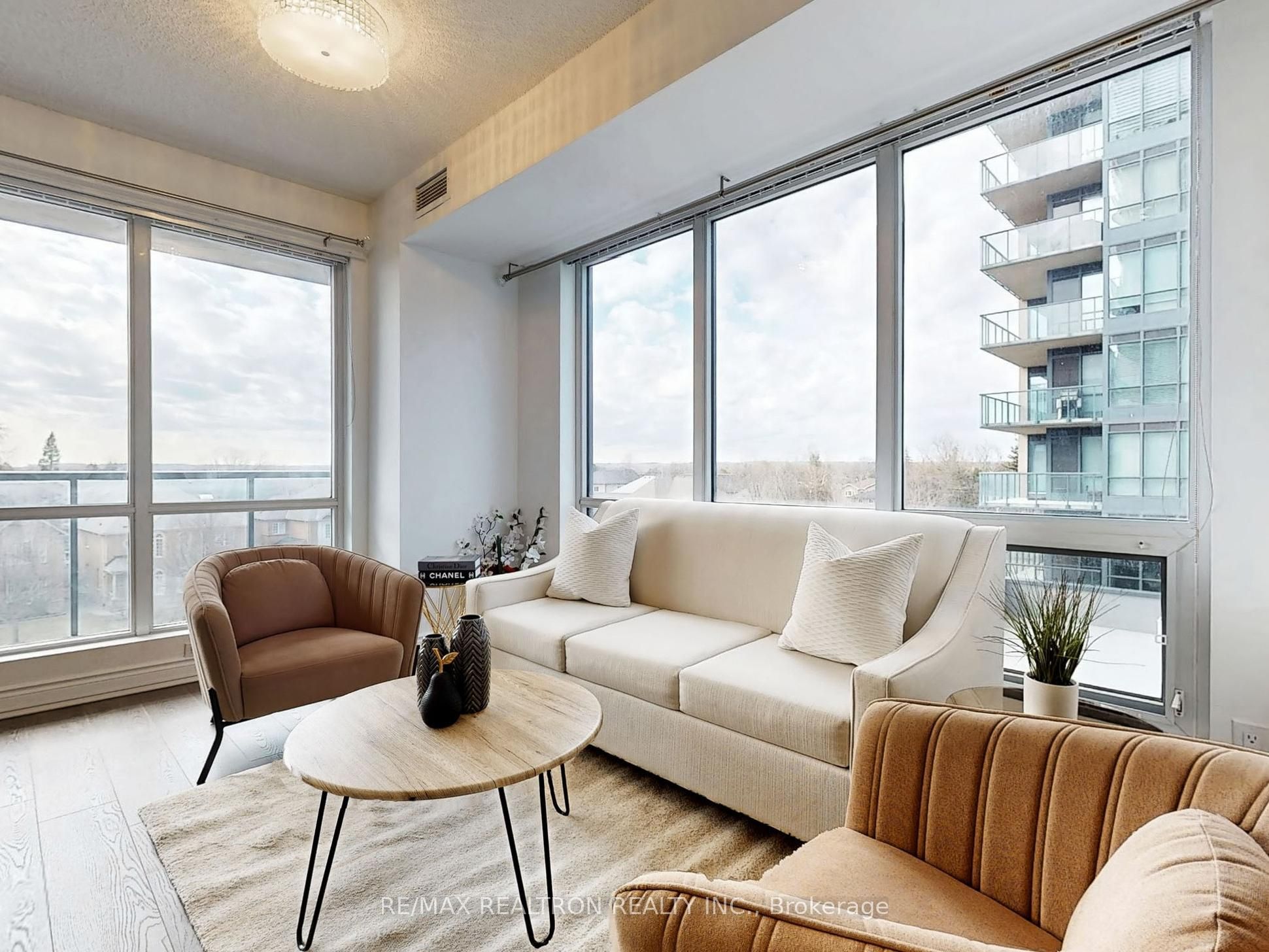 302A-9088 Yonge Street, Richmond Hill, ON, L4C 0Y6