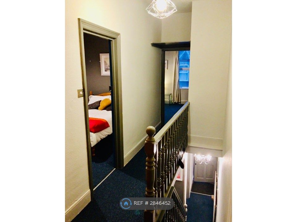 5 bed shared accommodation to rentLutterworth Road, Northampton NN1 photo 4