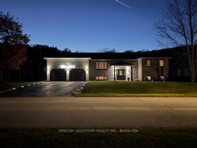 4 Downer Crescent, Wasaga Beach, ON, L9Z 1B9 photo 3