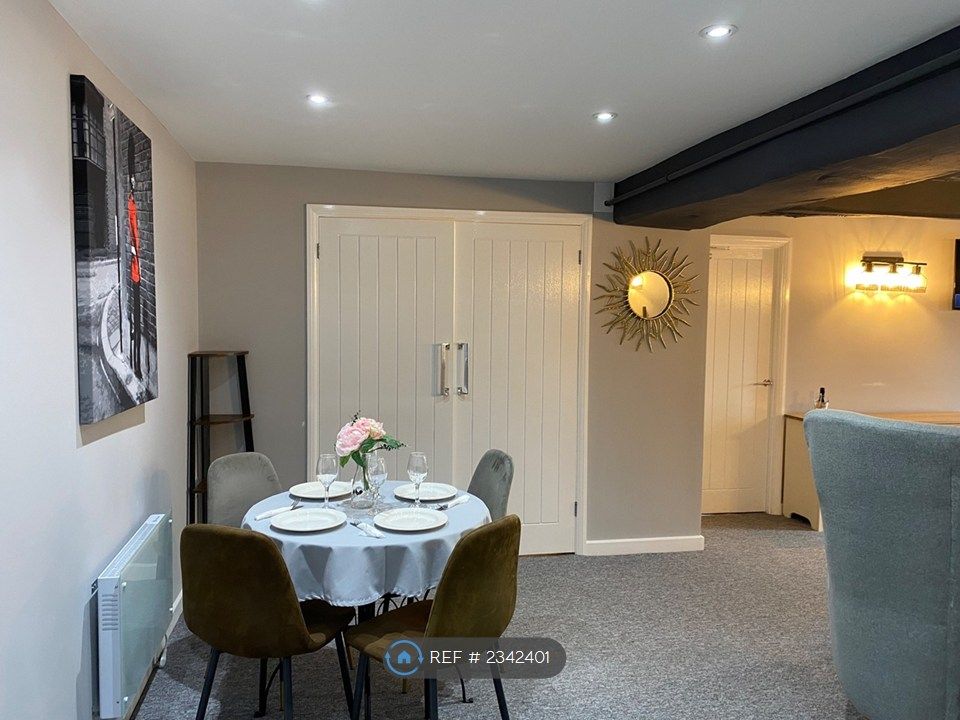 2 bed flat to rentHigh St, Northampton NN7 photo 4