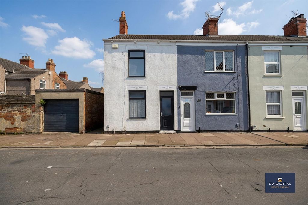 3 bed terraced house to rentHaycroft Street, Grimsby DN31