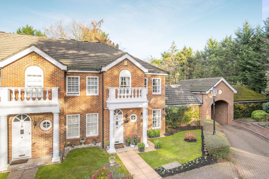 3 bed end terrace house for saleShenstone Park, Sunninghill SL5
