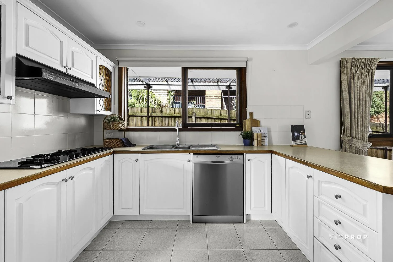 Additional image 8 of 6 Birchgrove Crescent, Templestowe VIC 3106