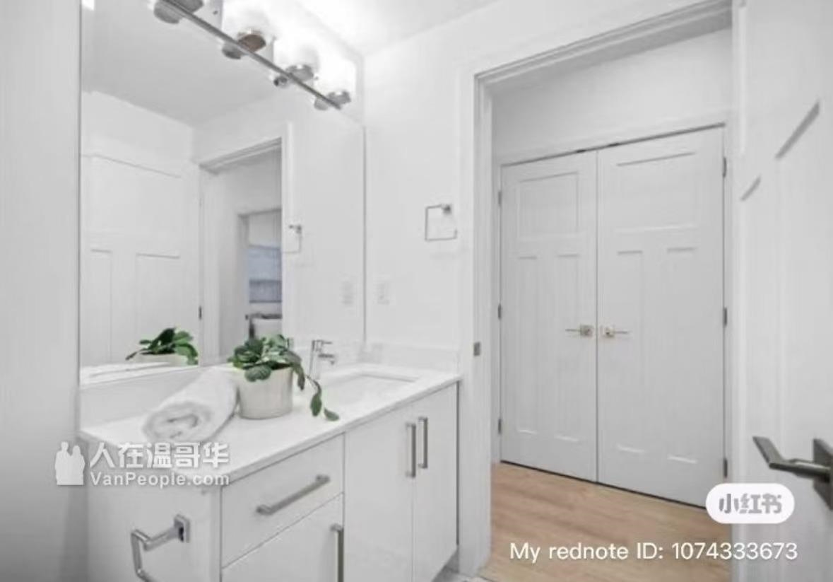Ground level-4793 Slocan St , Vancouver, BC, V5R 2A2