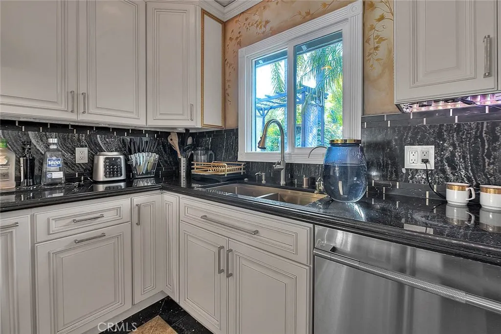 Additional image 20 of 17419 Cohasset St, Lake Balboa, CA 91406