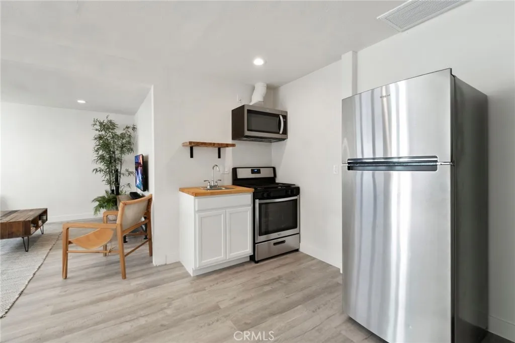 Additional image 33 of 555 E 3rd St, Long Beach, CA 90802
