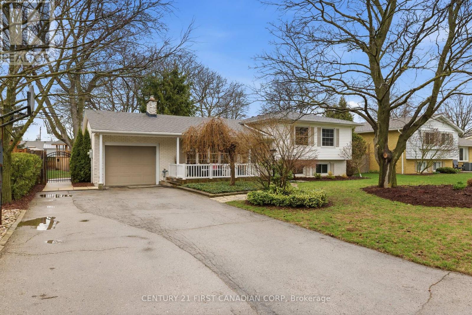 16 GUSTIN AVENUE