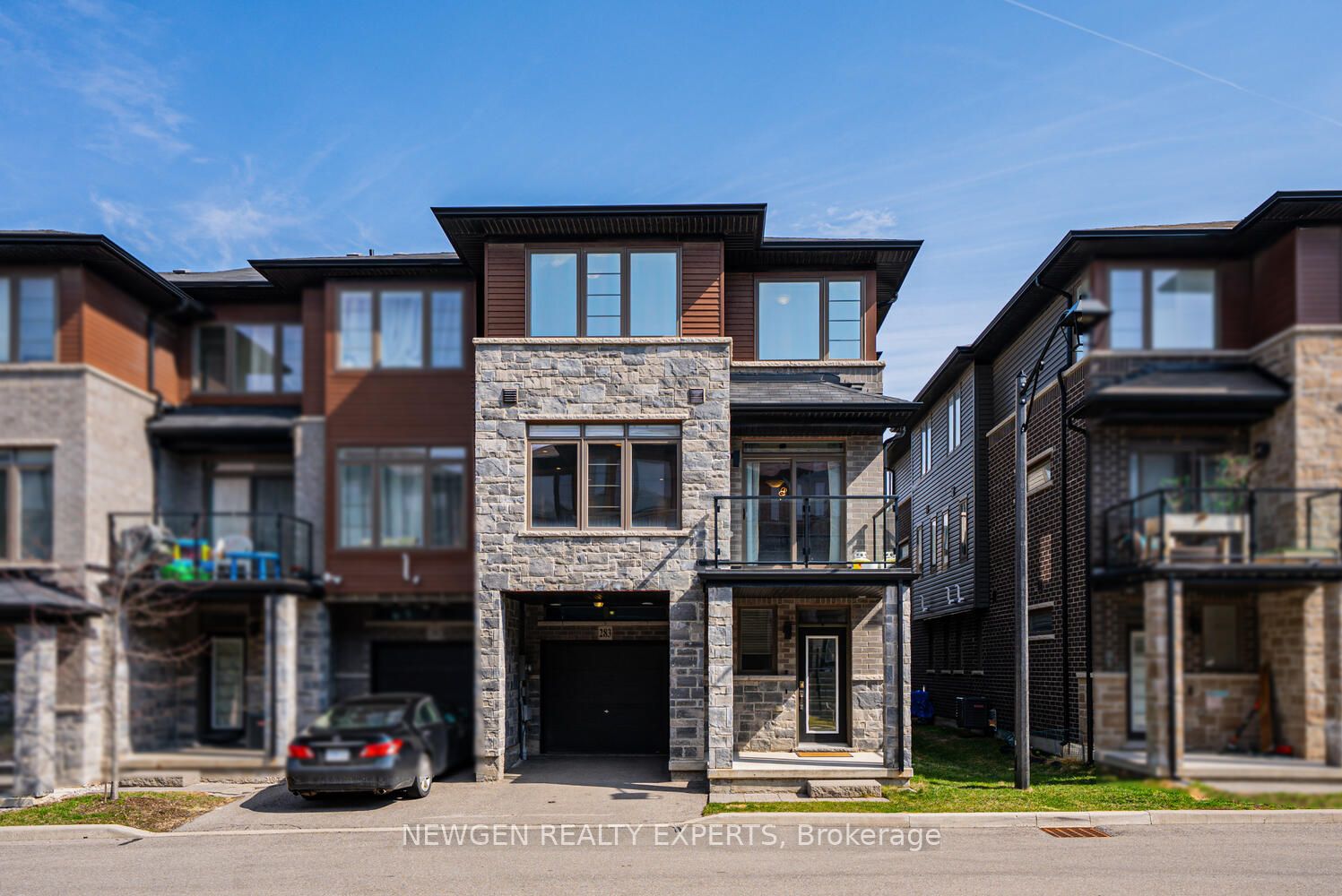 283-30 Times Square Boulevard, Hamilton, ON, L8J 0L9
