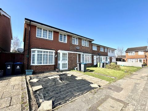 Finlays Close, Chessington, Surrey. KT9