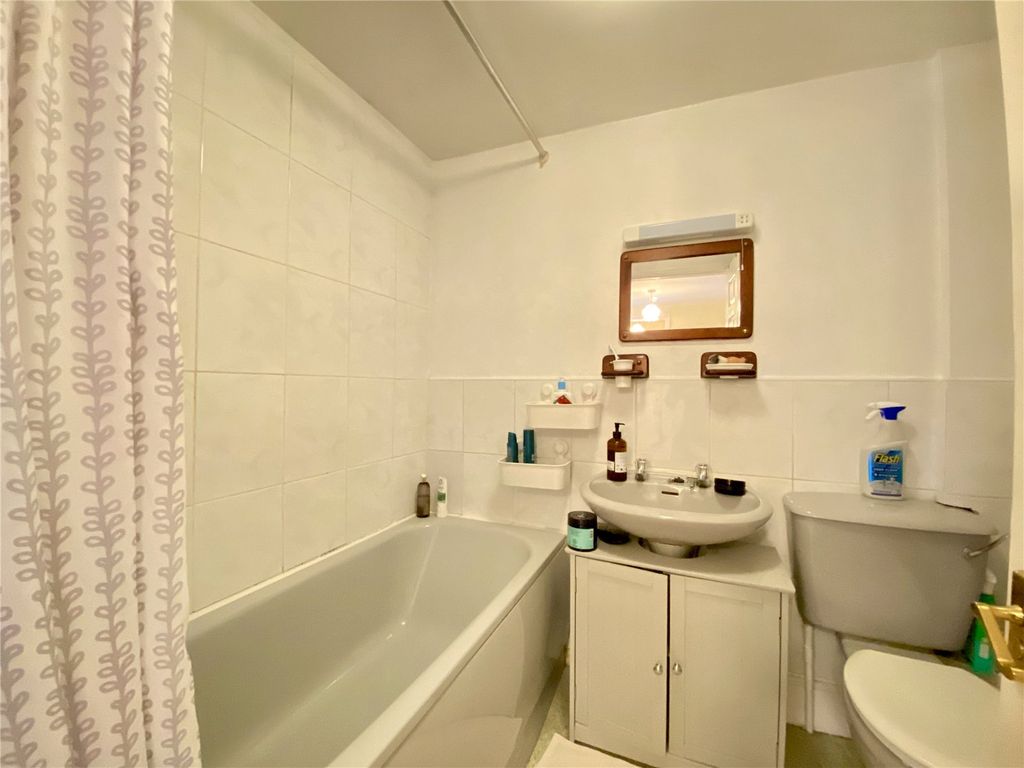 1 bed flat to rentApsley Road, Bristol BS8 photo 5