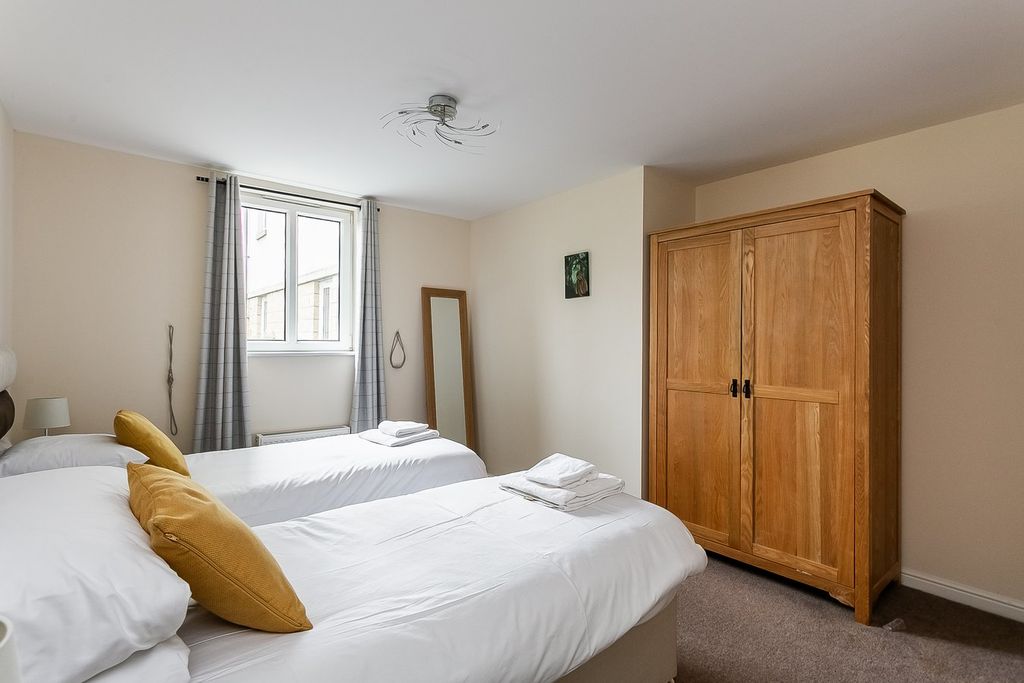 Additional image 14 of 2 bed flat for saleAllanfield Place, Edinburgh EH7