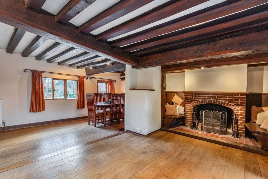 Additional image 2 of 4 bed semi-detached house to rentHever TN8