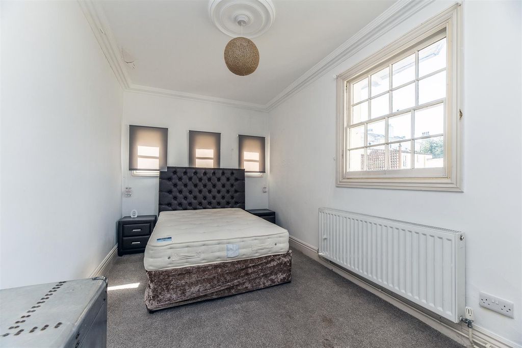 Additional image 8 of 2 bed flat for saleNorth Road, The Park NG7