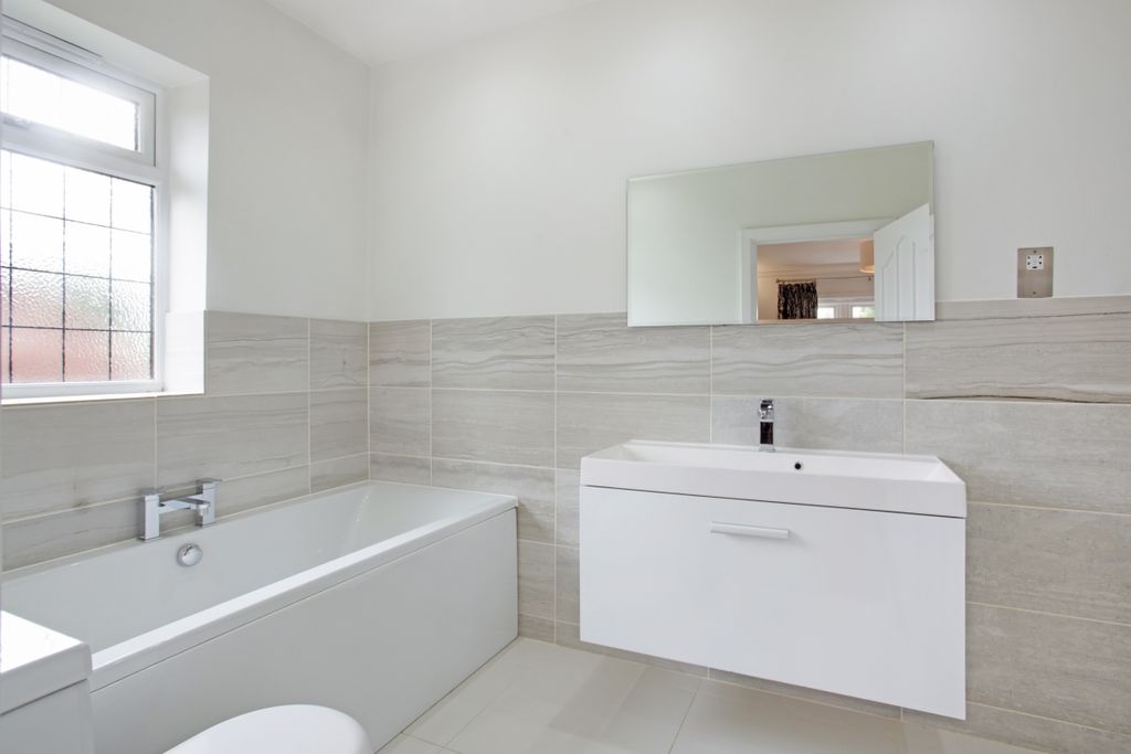Additional image 11 of 5 bed detached house to rentHanyards Lane, Cuffley, Potters Bar EN6