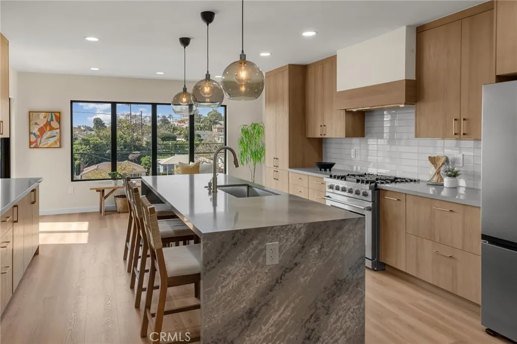 Additional image 2 of 5309 Maymont Dr, Los Angeles, CA 90043