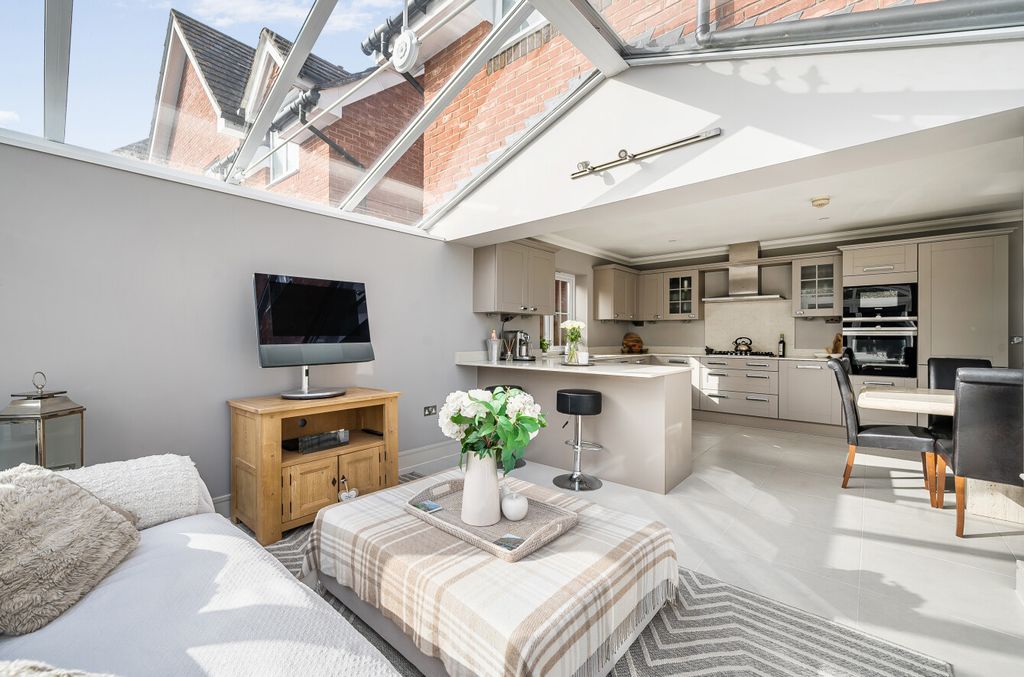 Additional image 5 of 4 bed detached house for saleElen Place, Bracknell, Berkshire RG42