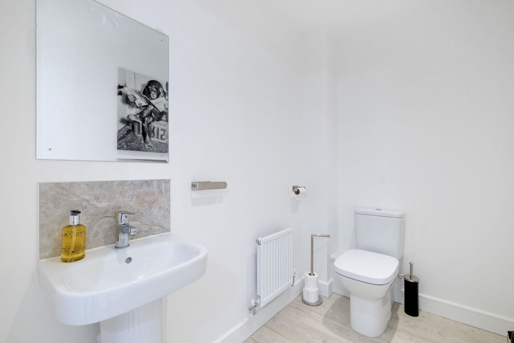 Additional image 41 of 5 bed semi-detached house to rentKempster Way, Weston Turville, Aylesbury HP22