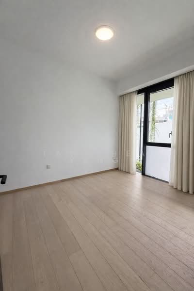 16 Jervois Close photo 2