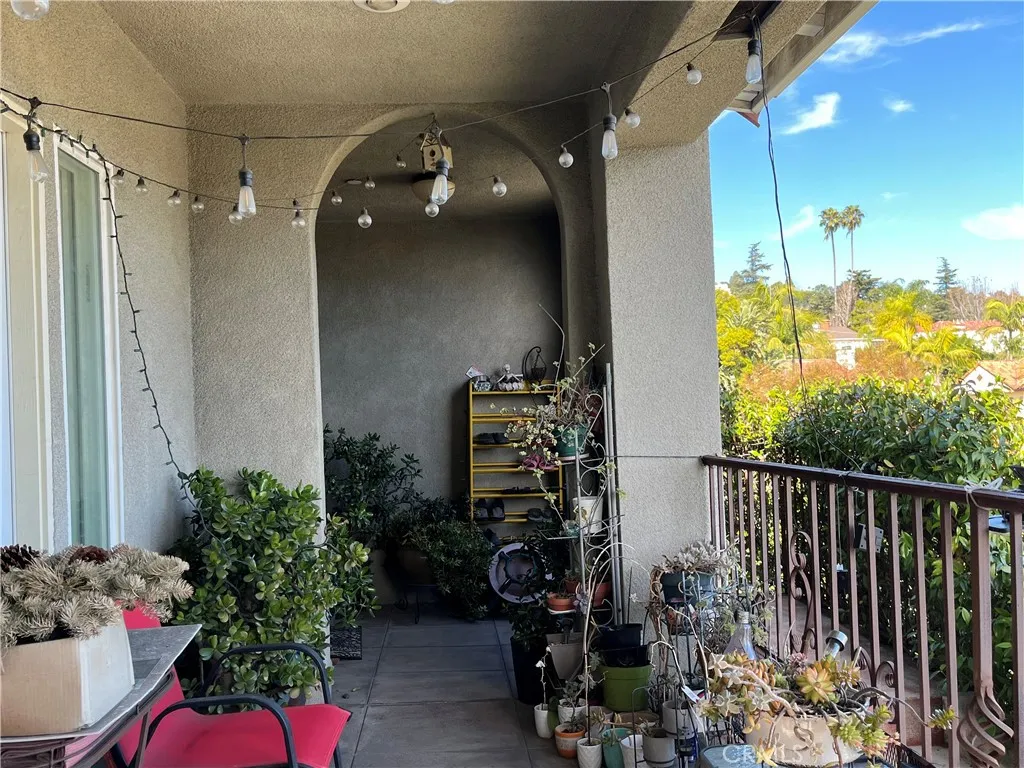 Additional image 14 of 2051 N Catalina street, Los Angeles, CA 90027