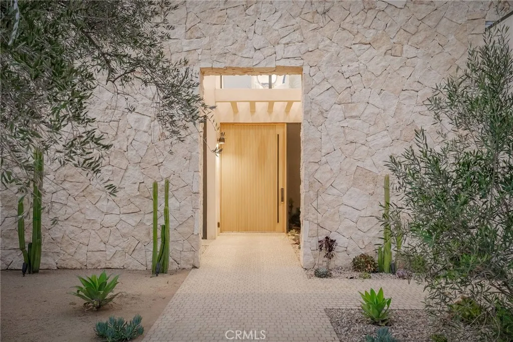 Additional image 6 of 15447 Huston St, Sherman Oaks, CA 91403