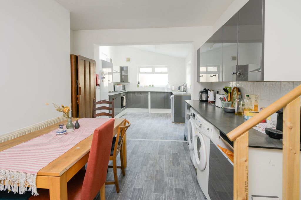 5 bed villa to rentNewbridge, Bath BA1 photo 4