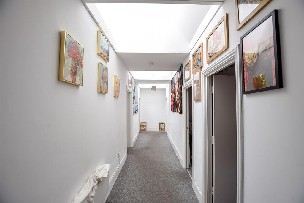 Additional image 2 of 2 bed flat to rentDock View Road, Barry CF63