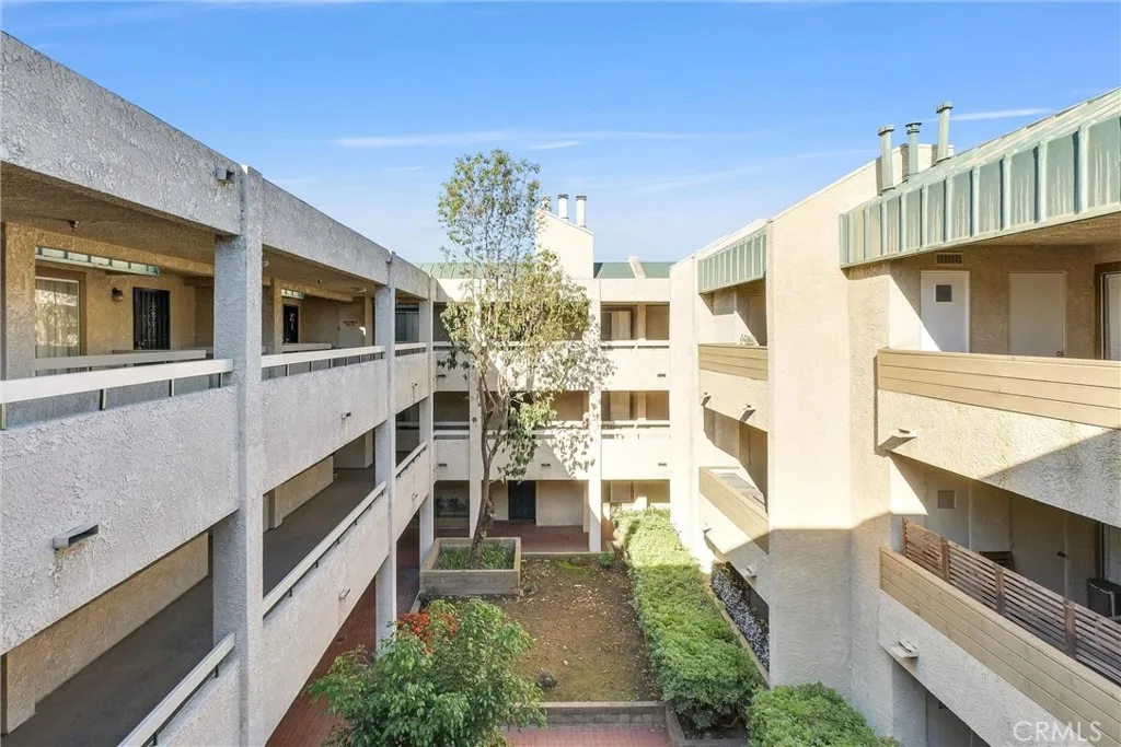 Additional image 28 of 12121 Centralia Street Unit 302, Lakewood, CA 90715