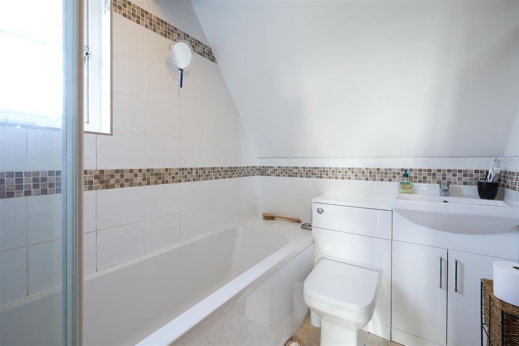 Additional image 9 of 4 bed detached house for saleWellow, Isle Of Wight PO41