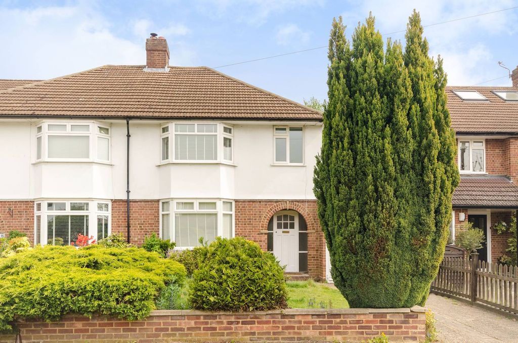 Additional image 10 of 3 bed semi-detached house to rentQuinton Road, Thames Ditton KT7
