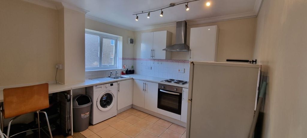 Additional image 3 of 2 bed flat to rentFlat, Catrin House, Trawler Road, Maritime Quarter, Swansea SA1