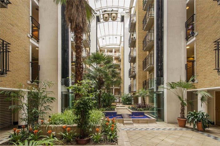 2 Bed Flat, Globe View, EC4V, N1 7GU photo 2