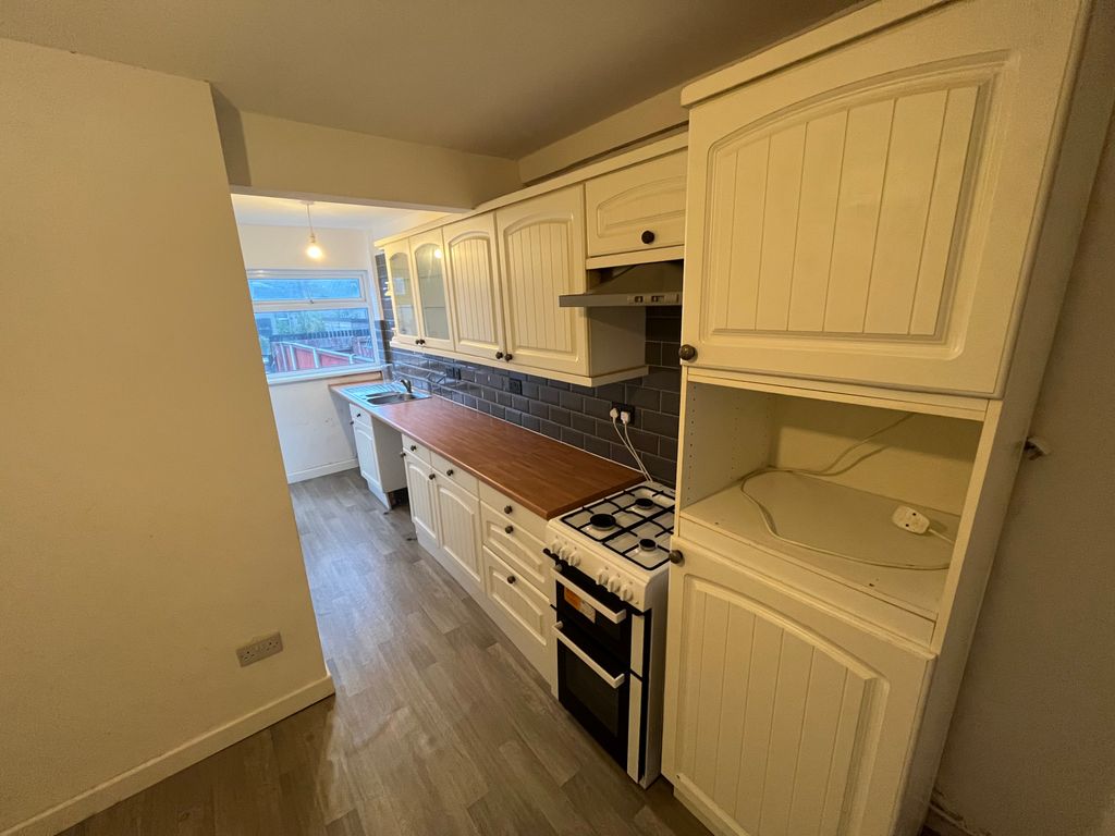 Additional image 6 of 2 bed property to rentCambria Street, Pontypool NP4