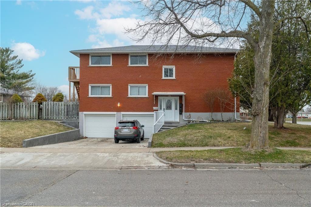 1-35 Shaftsbury Drive, Kitchener, ON, N2A 1N4