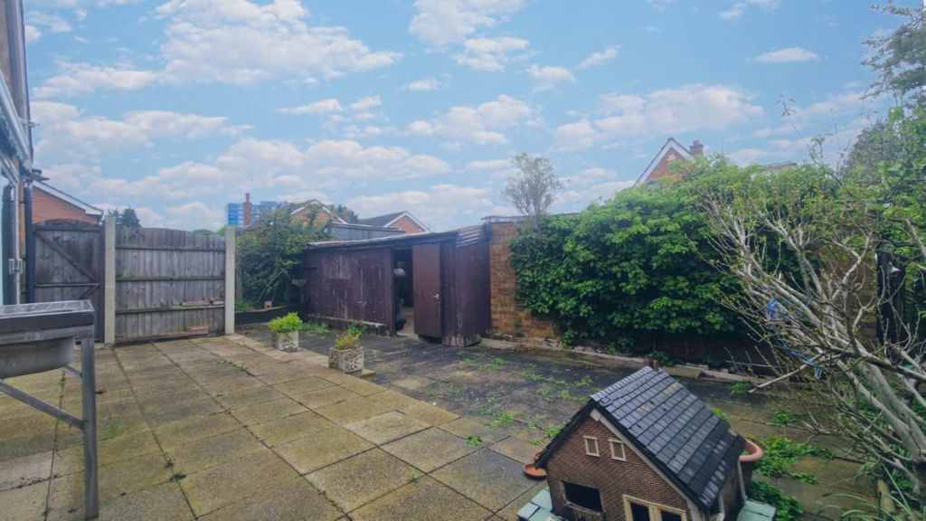 Additional image 13 of 3 bed semi-detached bungalow to rentOnslow Road, Luton LU4