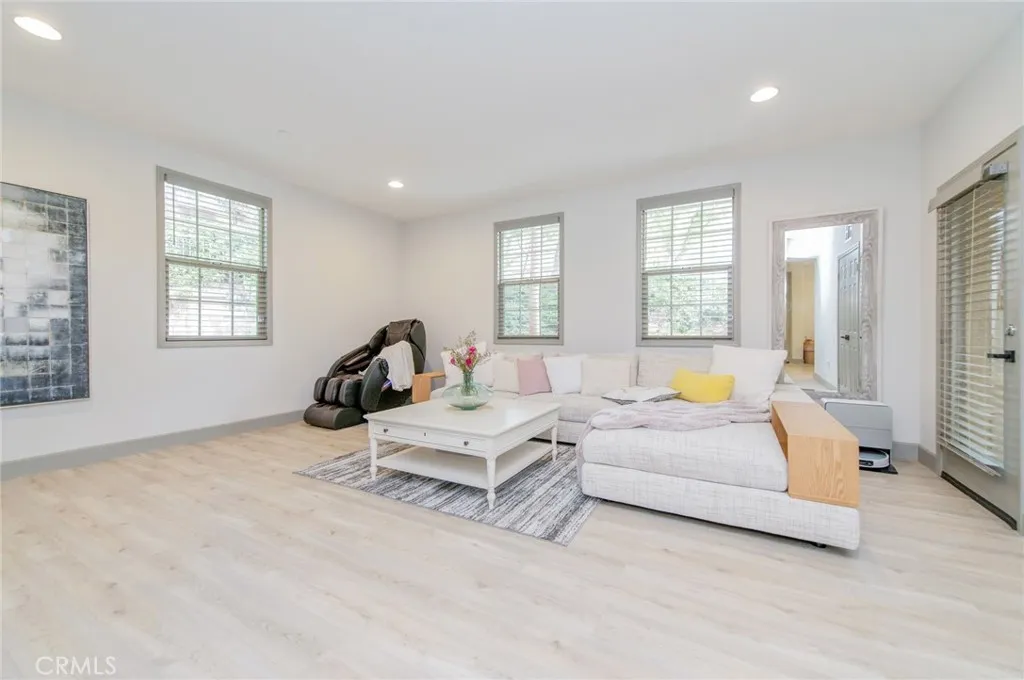 Additional image 6 of 151 Silverado, Irvine, CA 92618