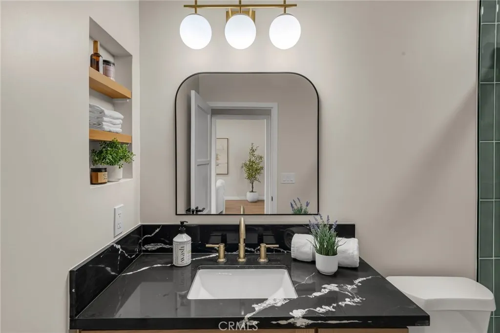 Additional image 55 of 5309 Maymont Dr, Los Angeles, CA 90043