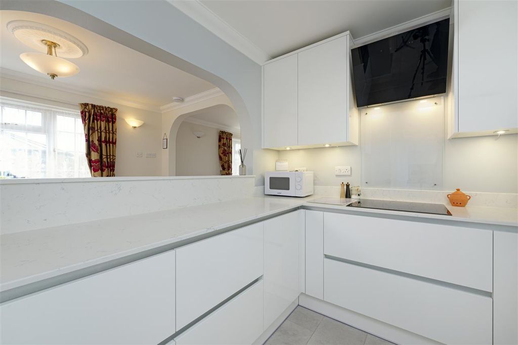 Additional image 6 of 5 bed detached house for saleLower Rainham Road, Rainham ME8