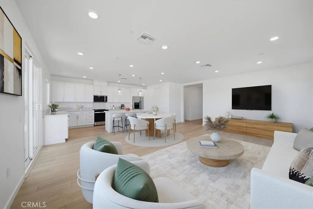 Additional image 6 of 3265 E Avenue J-4, Lancaster, CA 93535