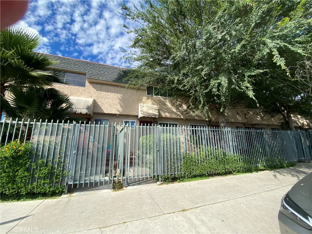 17041 Roscoe Boulevard Unit 3, Northridge, CA 91325