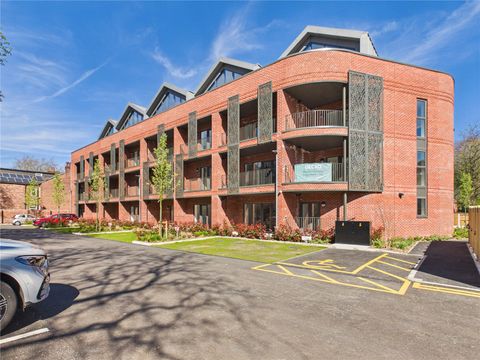 Cross Road, Manchester, Greater Manchester M21