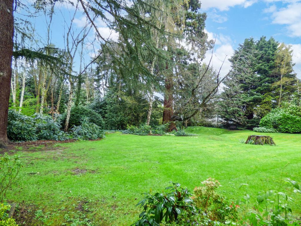 Additional image 2 of 2 bed flat for saleWorcester Road, Malvern, Worcestershire WR14