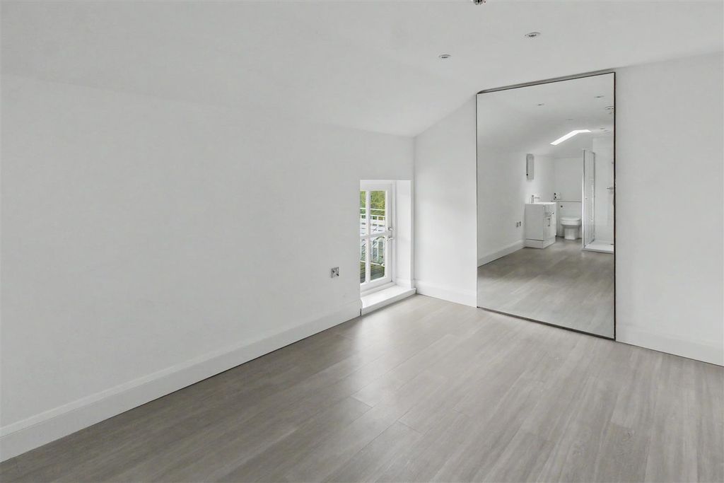 Additional image 18 of 3 bed flat to rentTown Street, Bramcote, Nottingham NG9