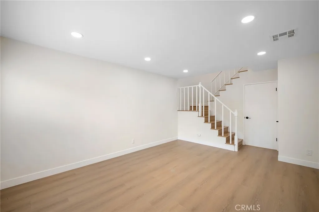 Additional image 33 of 8601 Sunland Boulevard Unit 5, Sun Valley, CA 91352