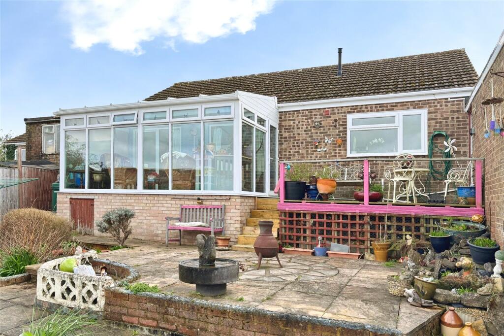 Whiteland Rise, Westbury photo 4
