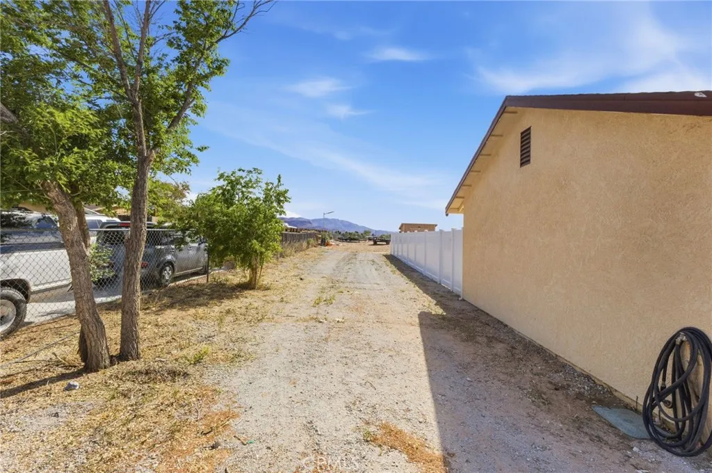 Additional image 101 of 12419 Pawnee Rd, Apple Valley, CA 92308