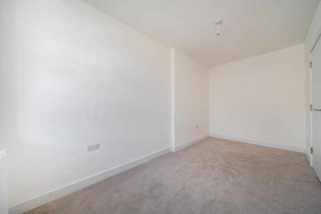 Additional image 7 of 1 bed flat to rentHigh Street, Maidenhead SL6
