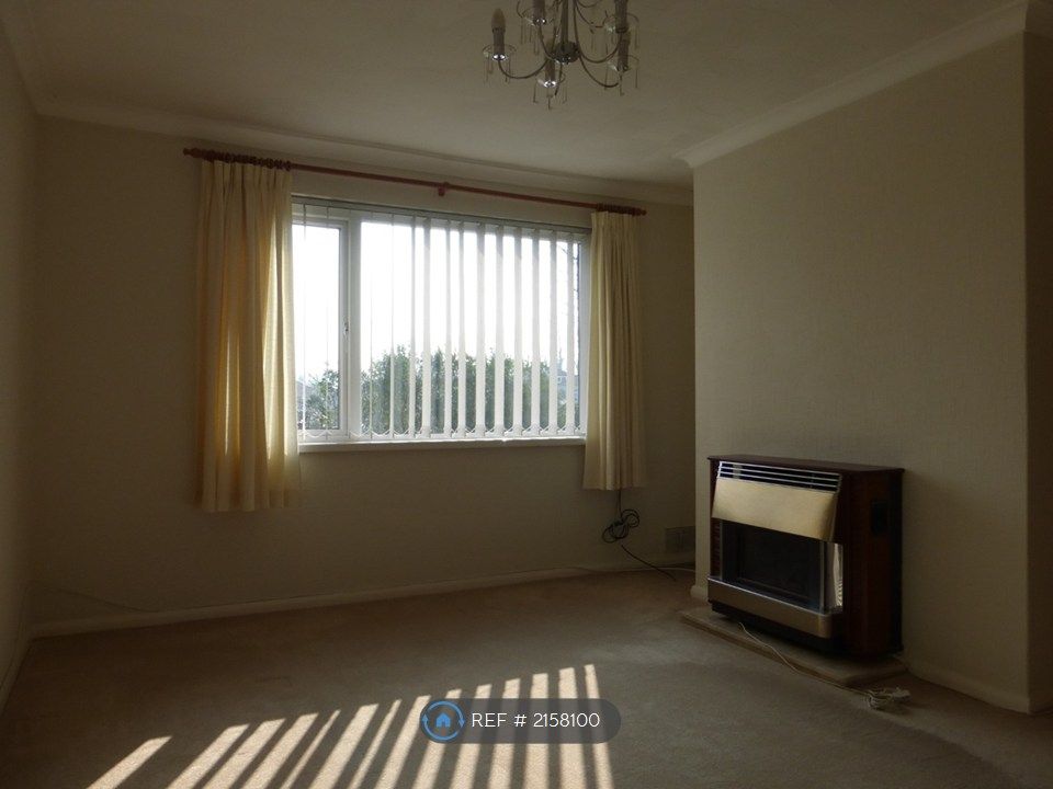 2 bed flat to rentHawthorn, Pontypridd CF37 photo 2
