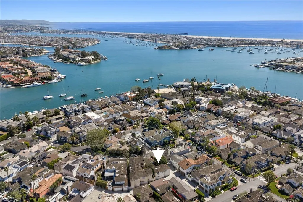 2571 Waverly Drive, Newport Beach, CA 92663